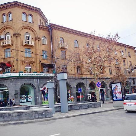 Abovyan 36 Apt & Tour Erivan Exterior foto
